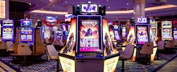 phmines VIP member celebrating casino rewards on mobile